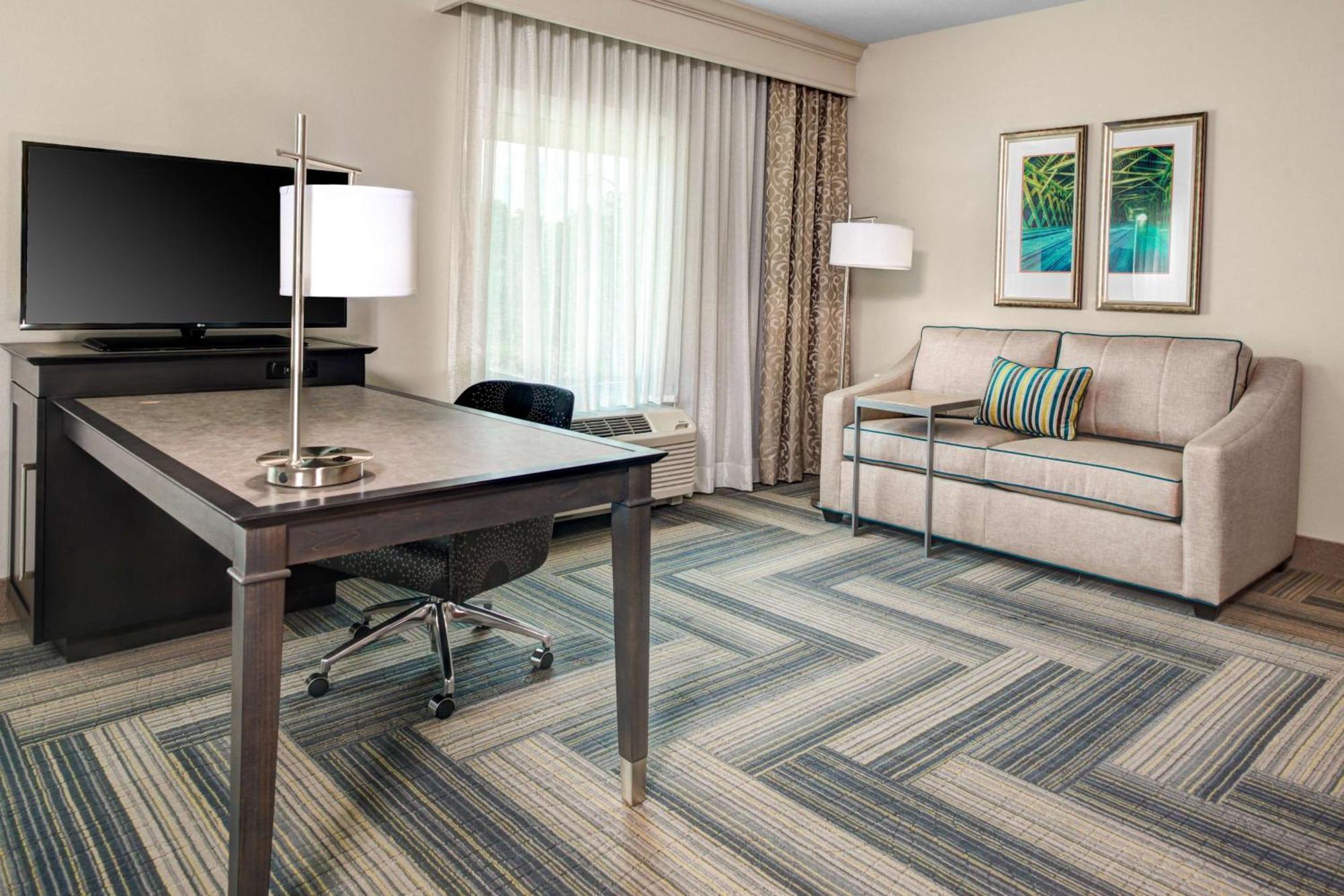 Hampton Inn & Suites By Hilton Atlanta Perimeter Dunwoody Exterior photo